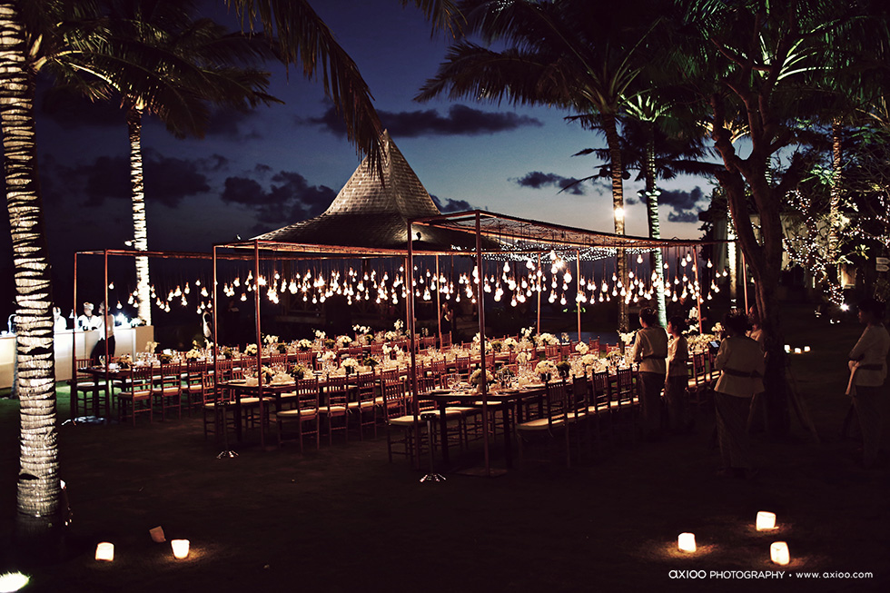 Axioo: Layers of Intricate Intimacies